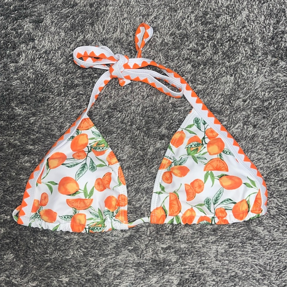 Triangle orange bikini top
🍊🍊
